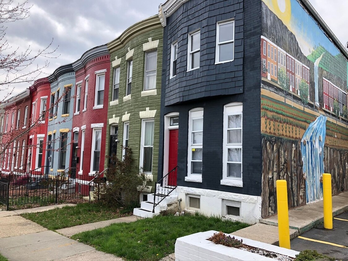 Charming 2 Bedroom/1 Bathroom Townhome in Abell, Baltimore, MD! - Charming 2 Bedroom/1 Bathroom Townhome in Abell, Baltimore, MD!