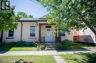 Building Photo - 167 Nelson St