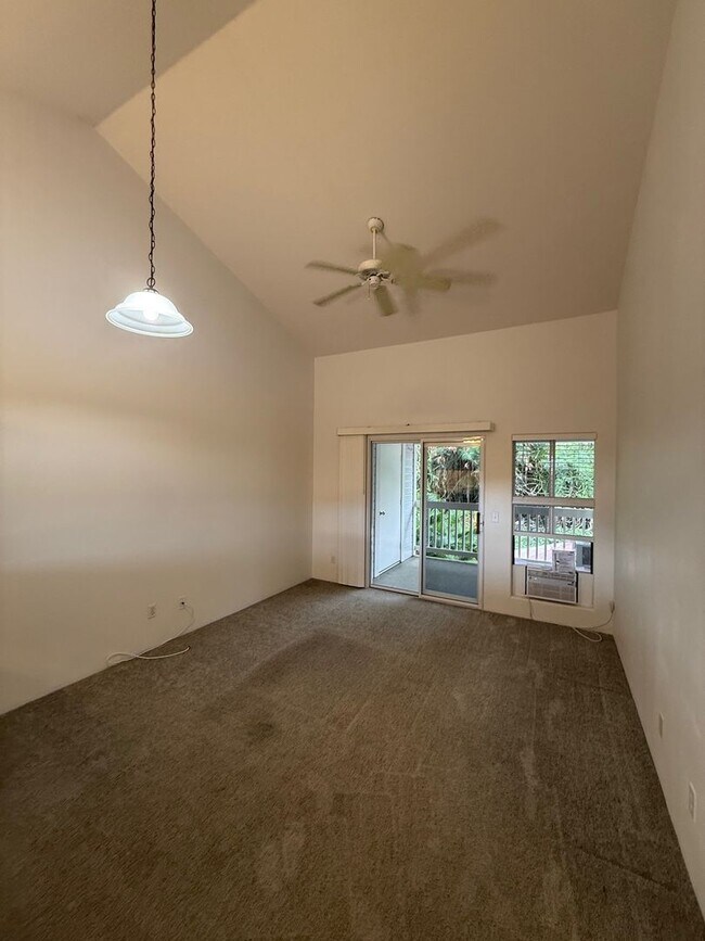 Foto del edificio - $2,500 / 2br - 2 bath, Condo with Lanai (K...