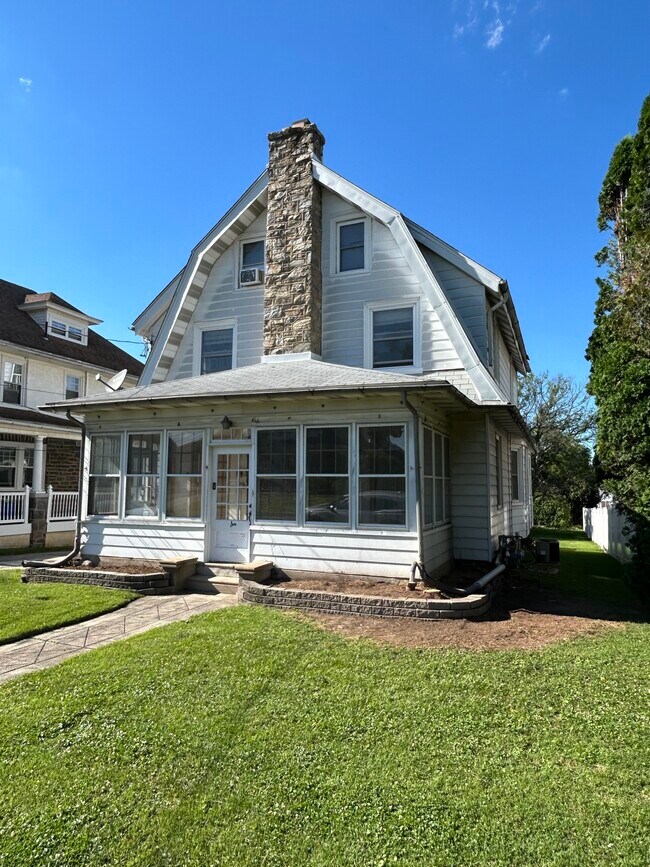 Building Photo - 6 Lincoln Ave