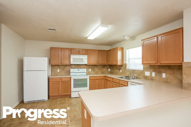 Foto del edificio - 2730 Skyview Grove Ct