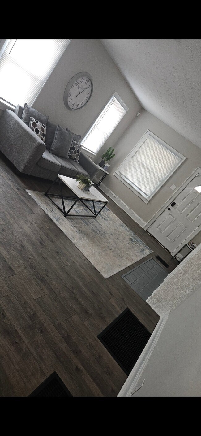 Foto del edificio - 962 S Ohio Ave