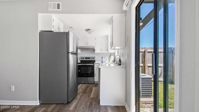 Foto del edificio - 5117 E 10th St