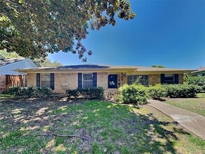 Building Photo - 204 Murray Ln