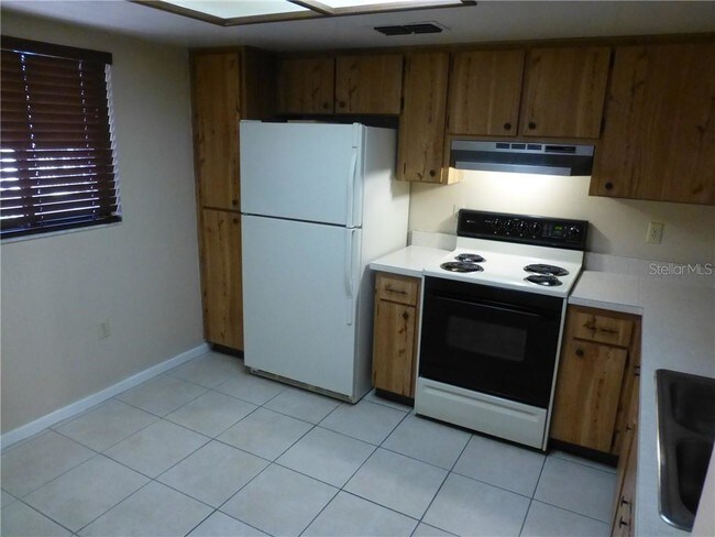 Building Photo - 2683 Sabal Springs Cir