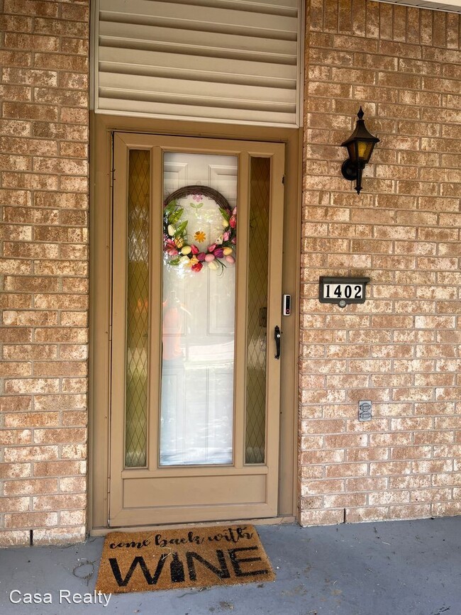 Building Photo - 4 br, 2.5 bath House - 1402 Dallas St