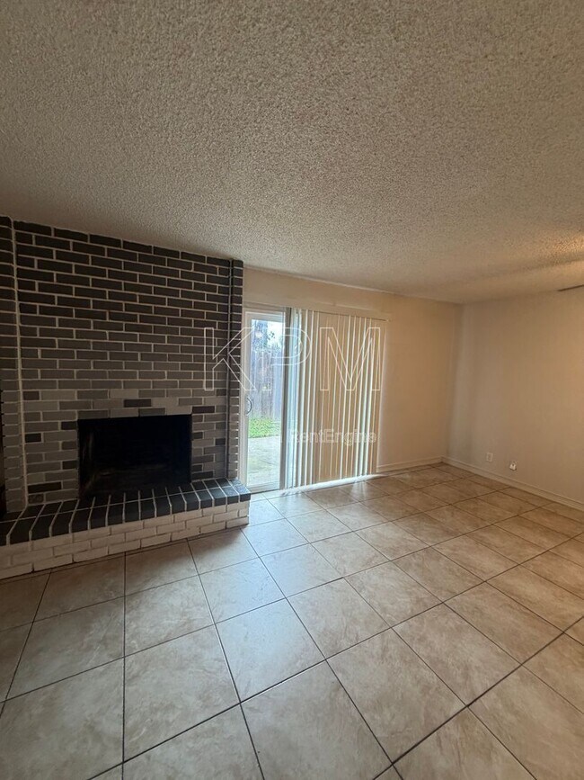 Foto del edificio - 6808 N El Dorado St