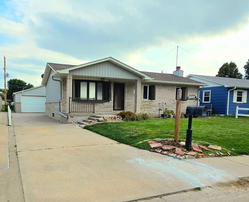 Primary Photo - 2925 Westside St
