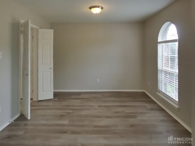 Building Photo - 1701 Pecan View Dr