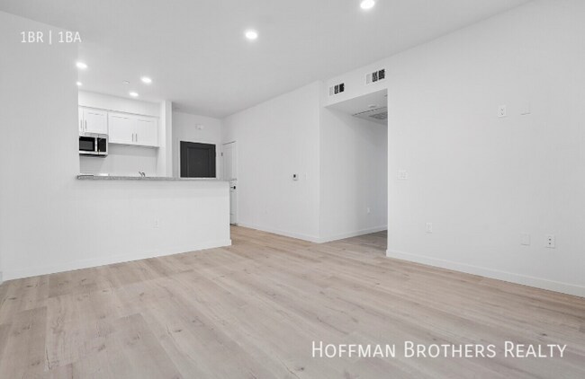 Building Photo - 8444 Columbus Ave North Hills, CA 91343