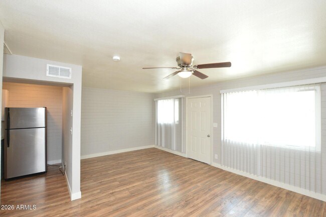 Building Photo - 6040 N 21st Ave