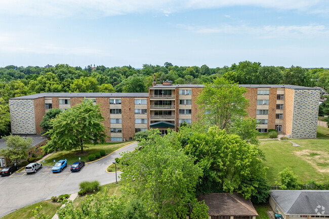 Building Photo - Cedar Tower