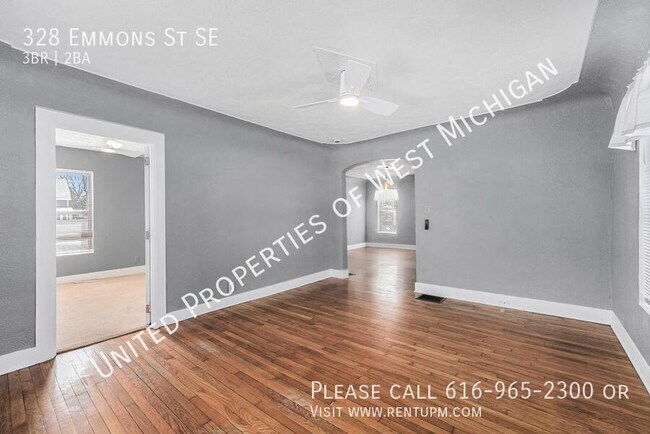 Building Photo - Available Now | 3 Bedroom 2 Bath Single Fa...