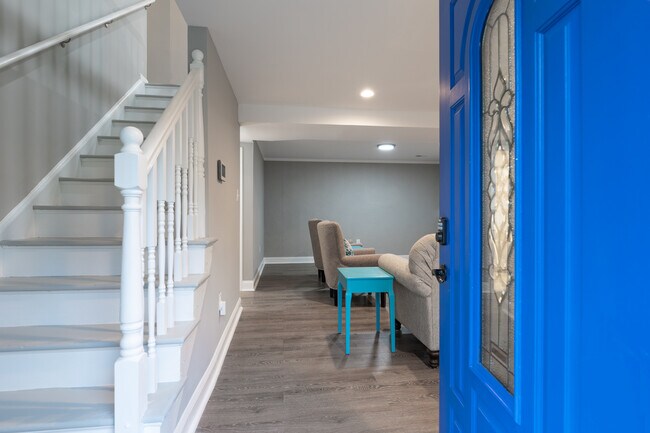 Foto del edificio - 17003 Village Dr W
