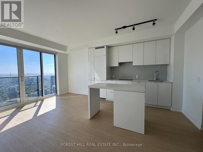 Building Photo - 7 Grenville St