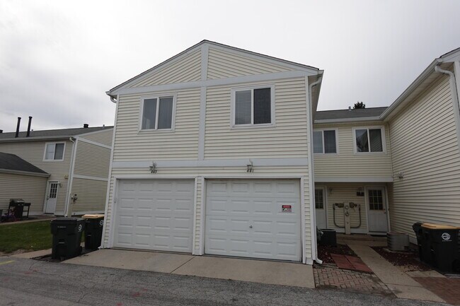 Building Photo - 441 Meadow Green Ln