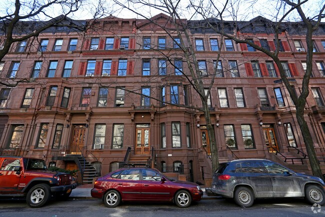 Building Photo - 60 W 89th St