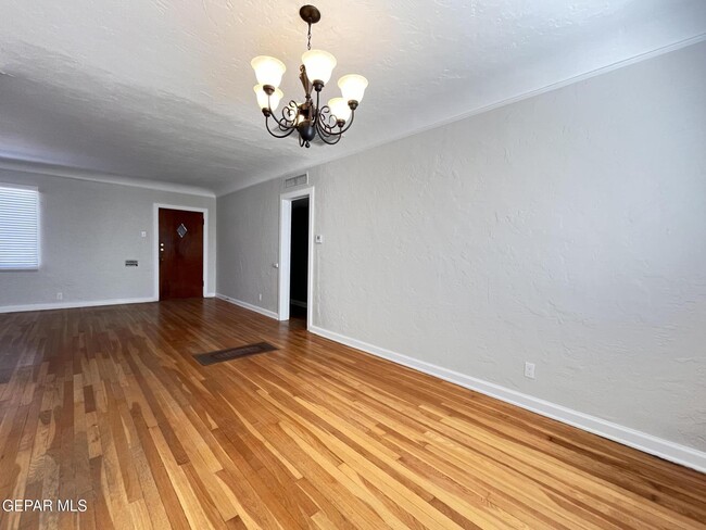 Foto del edificio - 2119 N Stanton St