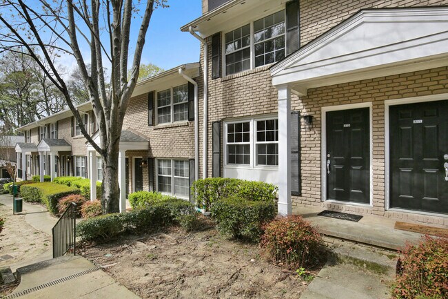 Foto del edificio - 2232 Dunseath Ave NW