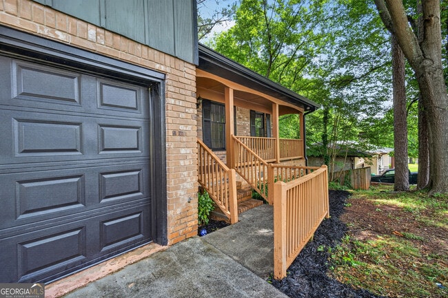 Building Photo - 2164 Riverbrook Rd