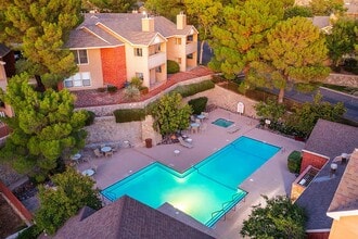 Building Photo - The Pointe Apartments