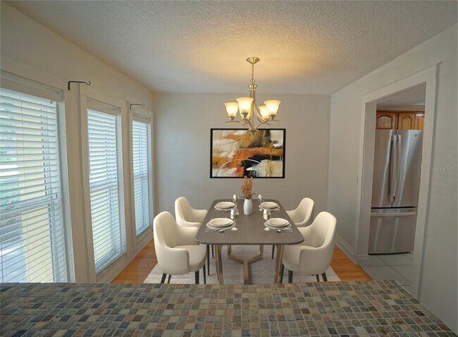Building Photo - 5301 Carrollwood Meadows Dr