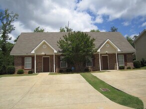 Building Photo - 437-439 Taleeda Ct