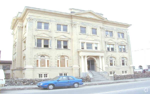 Primary Photo - 306-314 Main St