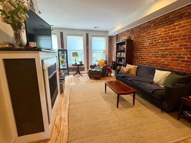 Foto del edificio - 1200 Monroe St NW