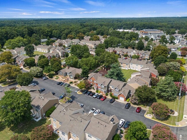 Foto del edificio - Gayton Pointe Townhomes