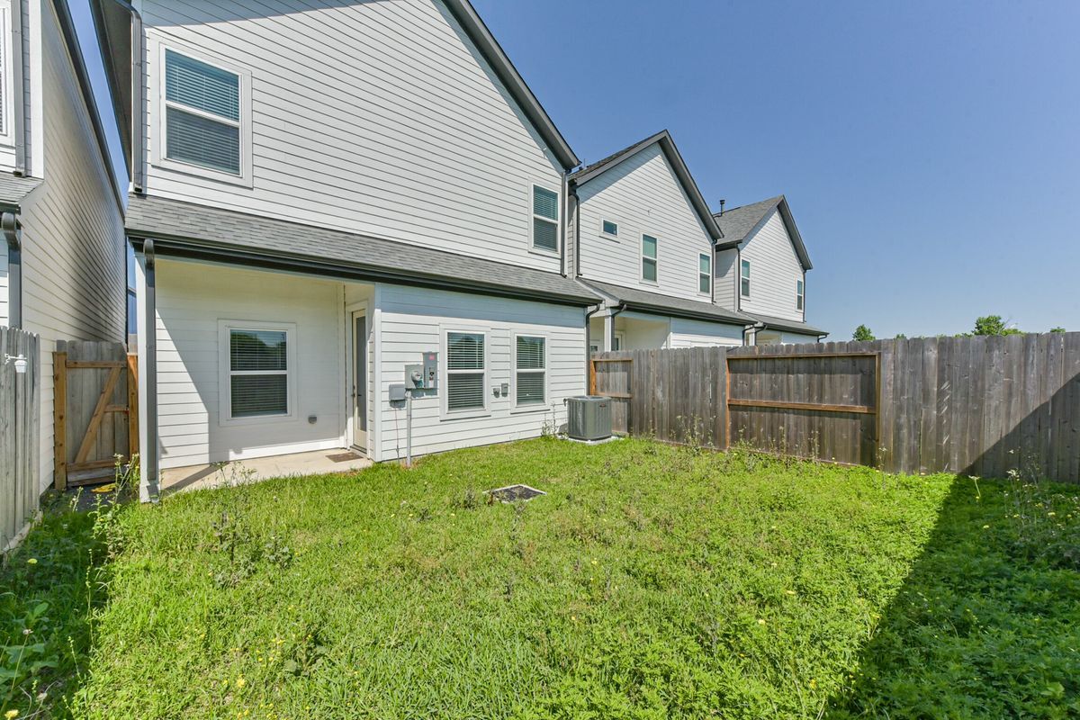 Building Photo - 13151 Perennial Spgs Dr