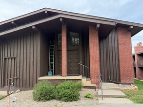 Building Photo - 2930 Holly Ave