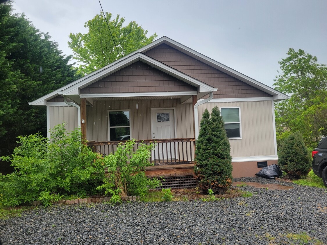 Primary Photo - 44 Pacific Dr