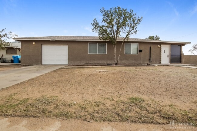 Building Photo - 14801 N 29th Dr