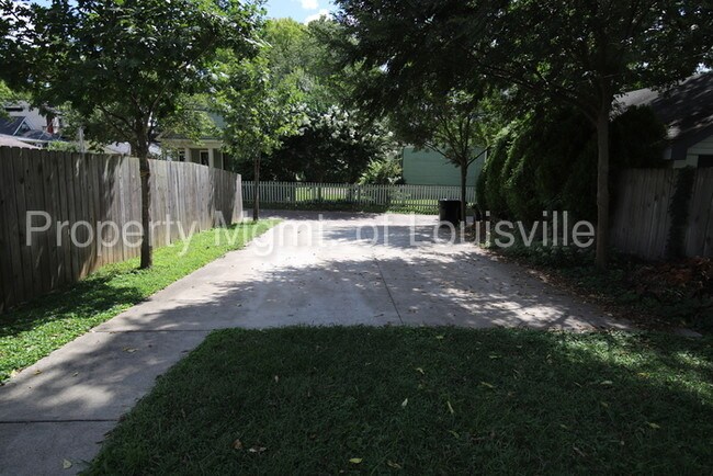 Building Photo - Two bedroom on Frankfort Ave in Crescent Hill