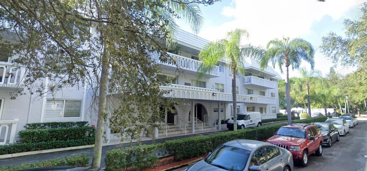 Foto principal - 100 Edgewater Dr