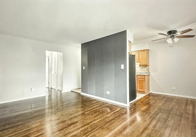 Building Photo - 6022 N Winthrop Ave