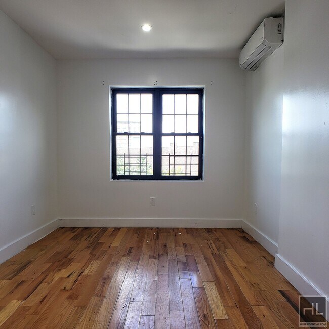 Building Photo - MODERN 2 BEDROOM APARTMENT LIBERTY AVE