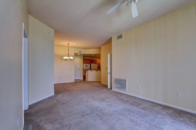 Building Photo - 47 E Agate Ave
