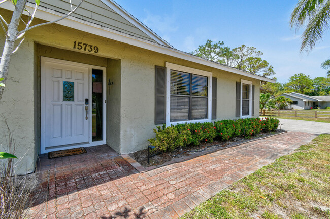 Building Photo - 15739 75th Way N