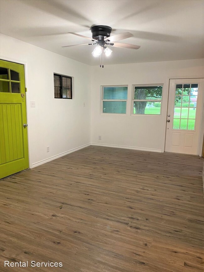 Building Photo - 3 br, 1 bath House - 716 Port Neches Avenue