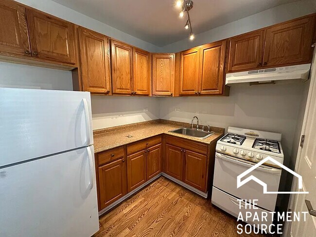 Photo - 7033 N Glenwood Ave Apartment