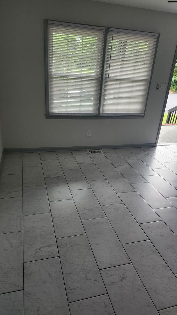 Foto del edificio - 1008 Brownlea Dr