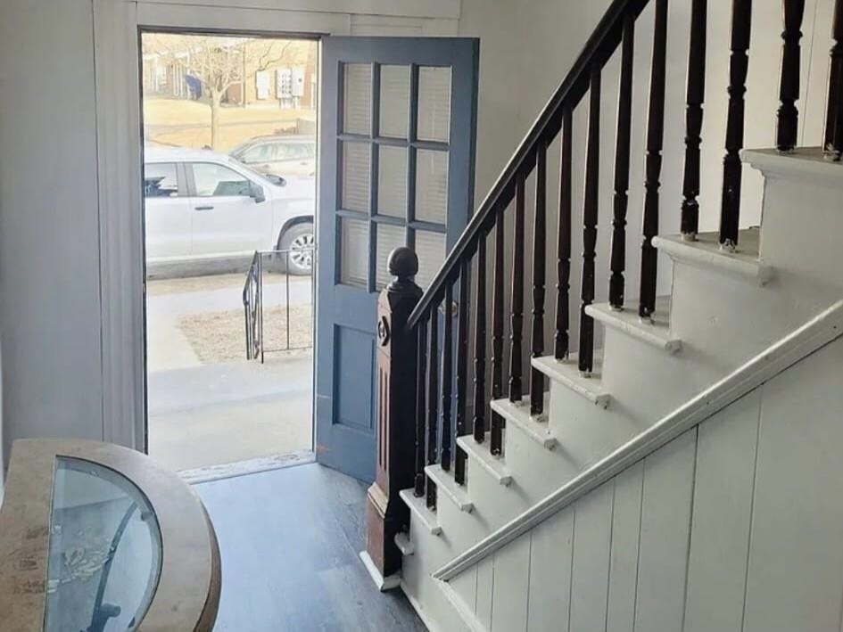 Primary Photo - 384 Belmont St