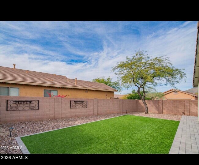 Foto del edificio - 40130 N Thunder Hills Ct