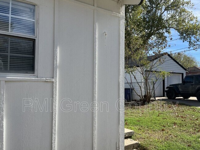 Foto del edificio - 3930 E 1st St