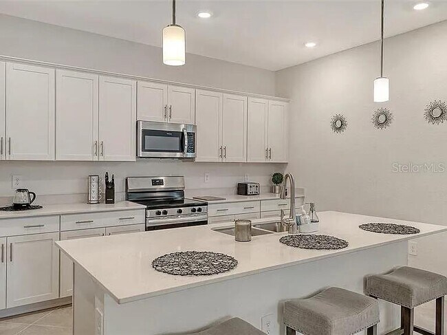 Building Photo - 10896 Pinot Dr