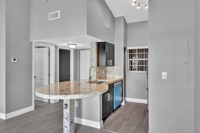 Foto del edificio - 2851 N Oakland Forest Dr