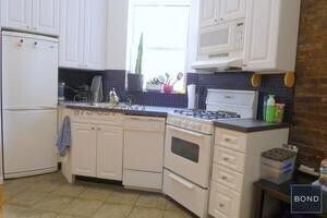 Foto del edificio - 331 E 33rd St
