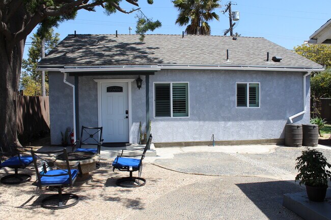 Casa - 8864 Earhart Ave